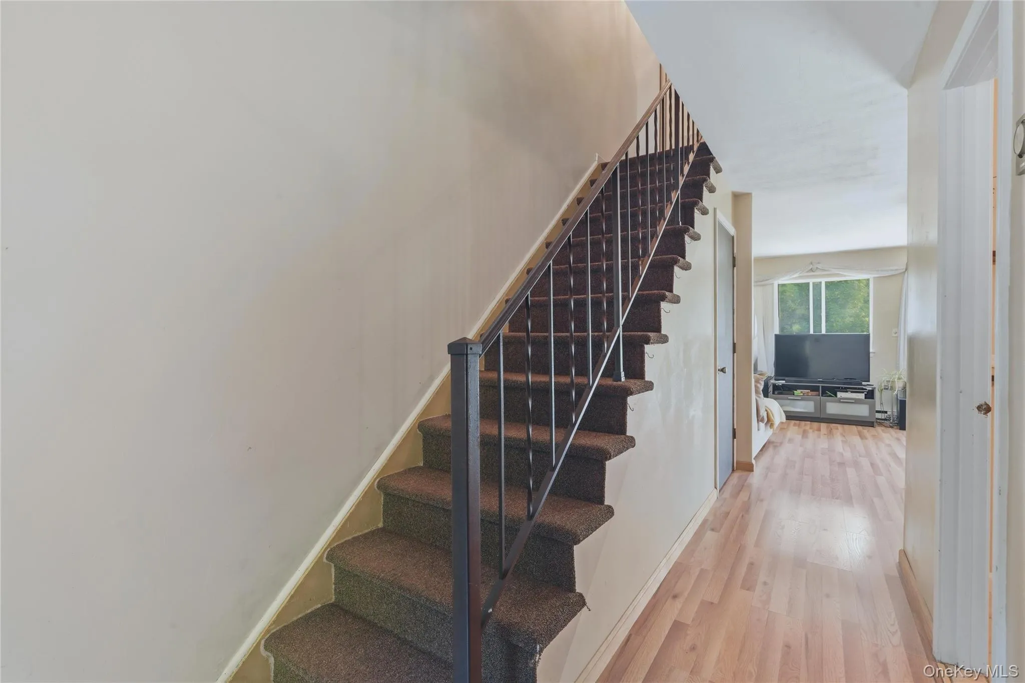 31 Roundtree Court, Beacon, NY, 3 Bedrooms Bedrooms, 8 Rooms Rooms,1 BathroomBathrooms,Residential,For Rent,Roundtree,0,1032826 31 Roundtree Court, Beacon, NY, 3 Bedrooms Bedrooms, 8 Rooms Rooms,1 BathroomBathrooms,Residential,For Rent,Roundtree,0,1032826