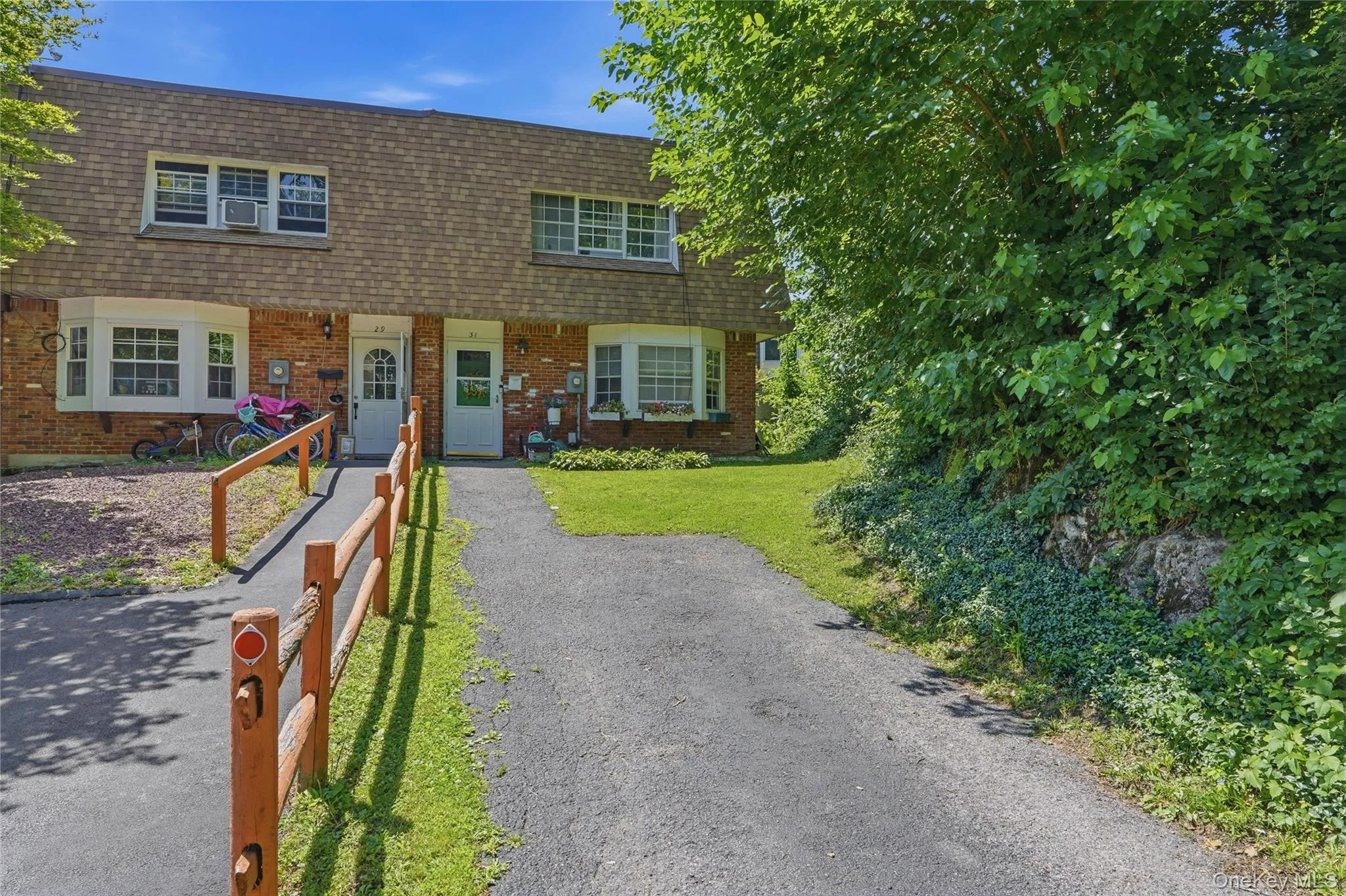 31 Roundtree Court, Beacon, NY, 3 Bedrooms Bedrooms, 8 Rooms Rooms,1 BathroomBathrooms,Residential,For Rent,Roundtree,0,1032826 31 Roundtree Court, Beacon, NY, 3 Bedrooms Bedrooms, 8 Rooms Rooms,1 BathroomBathrooms,Residential,For Rent,Roundtree,0,1032826