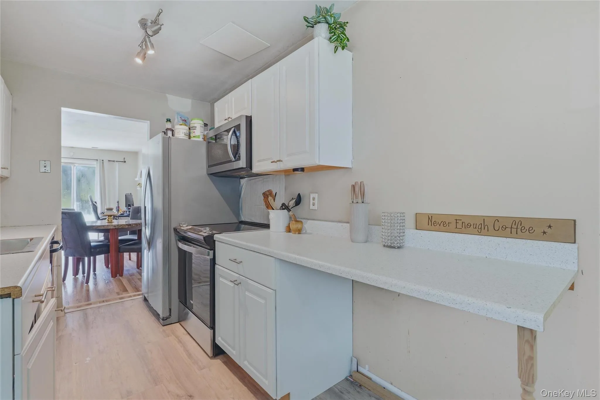 31 Roundtree Court, Beacon, NY, 3 Bedrooms Bedrooms, 8 Rooms Rooms,1 BathroomBathrooms,Residential,For Rent,Roundtree,0,1032826 31 Roundtree Court, Beacon, NY, 3 Bedrooms Bedrooms, 8 Rooms Rooms,1 BathroomBathrooms,Residential,For Rent,Roundtree,0,1032826