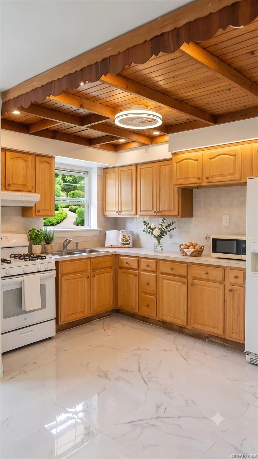 1st Fl Kitchen 1st Fl Kitchen