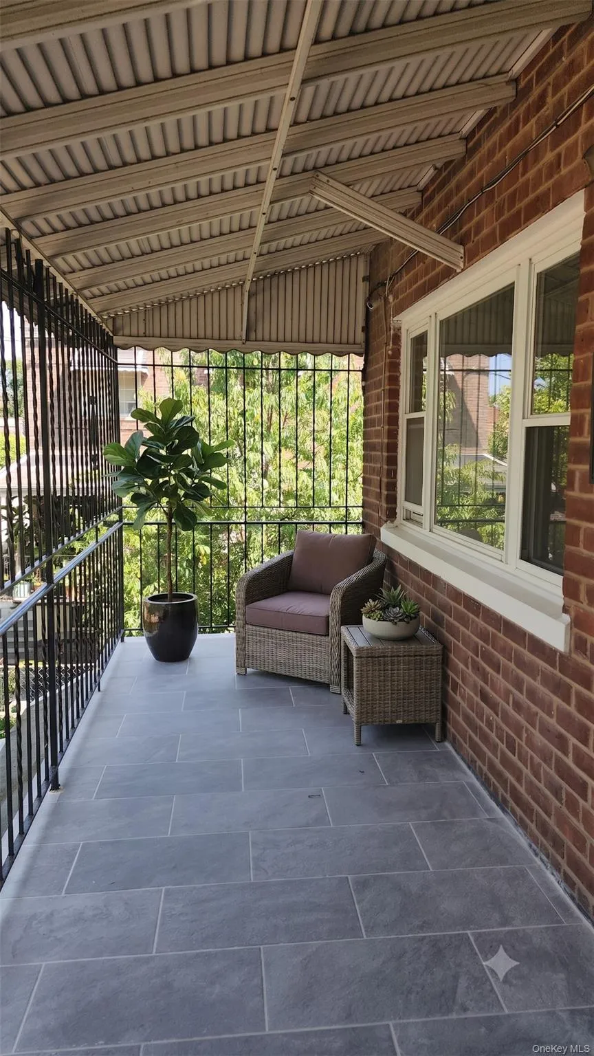 1st Fl front Patio 1st Fl front Patio