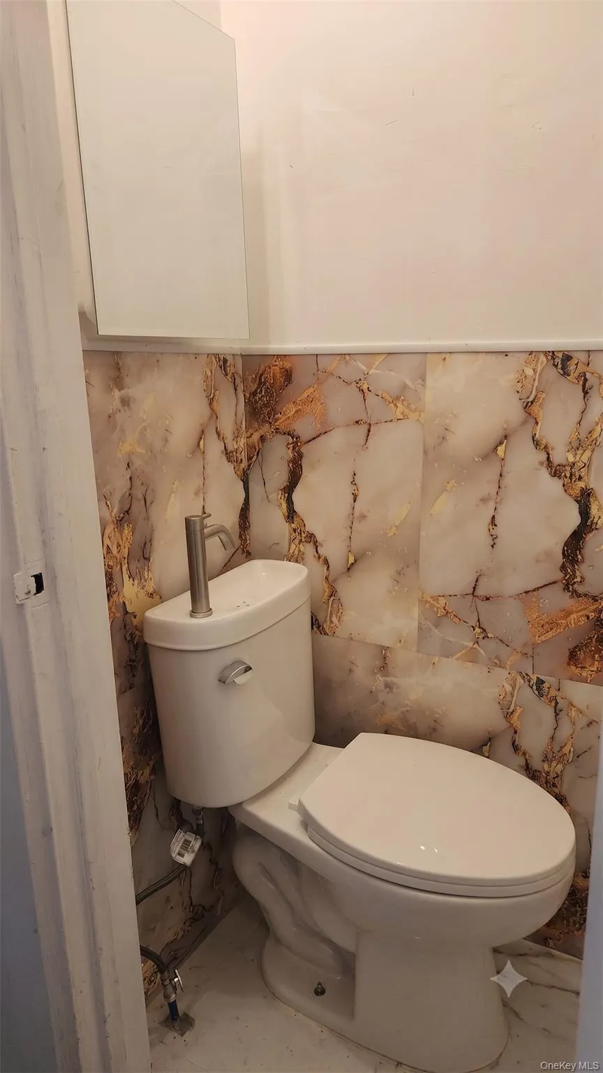 1st Fl Half Bath 1st Fl Half Bath