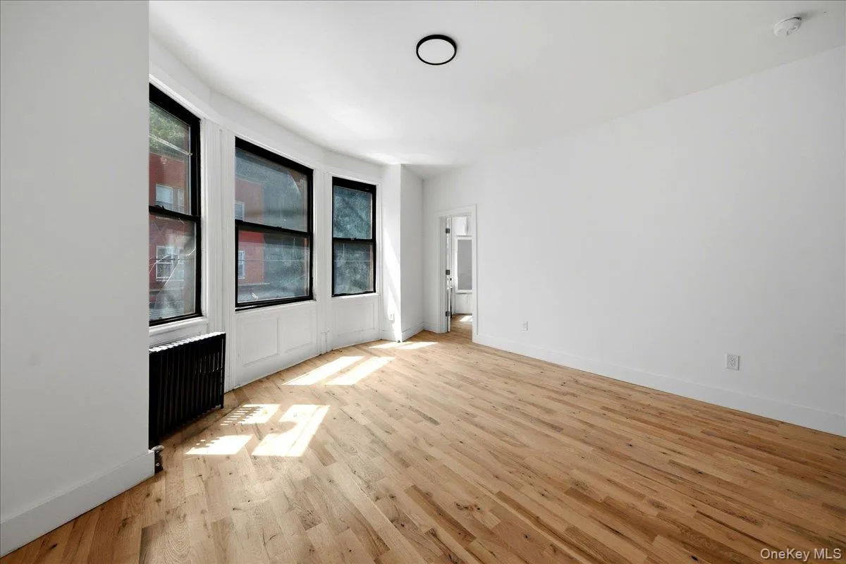 35 Lawrence Street, Yonkers, NY, 3 Bedrooms Bedrooms, 7 Rooms Rooms,1 BathroomBathrooms,Residential Lease,For Rent,Lawrence,0,1032829 35 Lawrence Street, Yonkers, NY, 3 Bedrooms Bedrooms, 7 Rooms Rooms,1 BathroomBathrooms,Residential Lease,For Rent,Lawrence,0,1032829