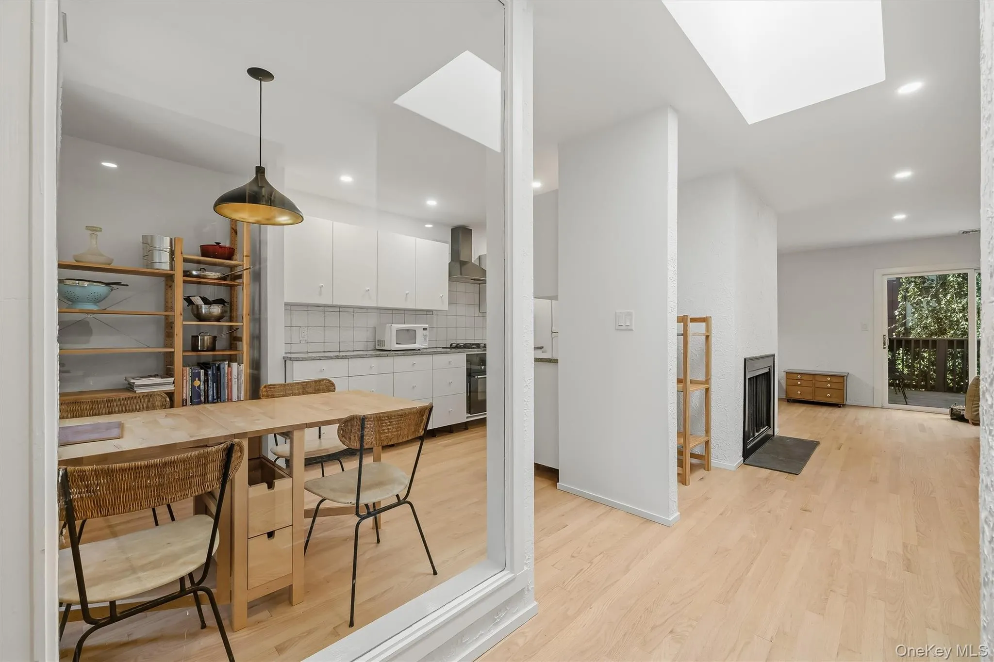 231 Martling Avenue, Greenburgh, NY, 2 Bedrooms Bedrooms, 6 Rooms Rooms,2 BathroomsBathrooms,Residential,For Rent,Martling,0,1032837 231 Martling Avenue, Greenburgh, NY, 2 Bedrooms Bedrooms, 6 Rooms Rooms,2 BathroomsBathrooms,Residential,For Rent,Martling,0,1032837