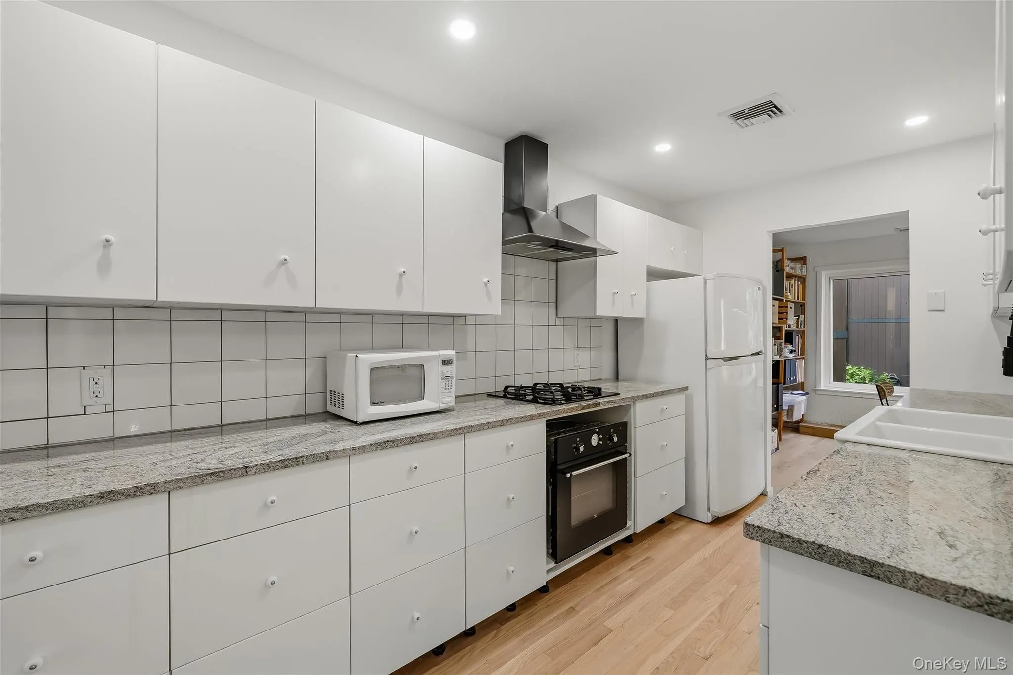 231 Martling Avenue, Greenburgh, NY, 2 Bedrooms Bedrooms, 6 Rooms Rooms,2 BathroomsBathrooms,Residential,For Rent,Martling,0,1032837 231 Martling Avenue, Greenburgh, NY, 2 Bedrooms Bedrooms, 6 Rooms Rooms,2 BathroomsBathrooms,Residential,For Rent,Martling,0,1032837