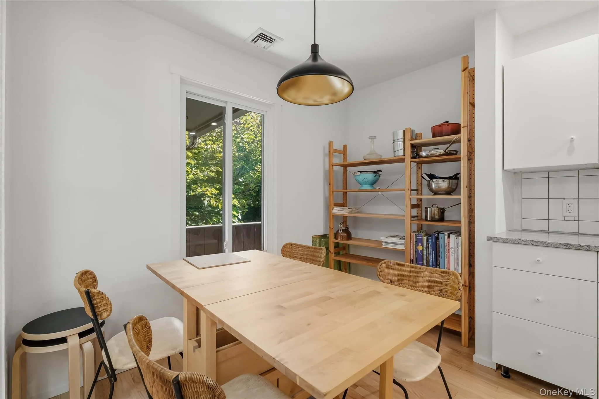 231 Martling Avenue, Greenburgh, NY, 2 Bedrooms Bedrooms, 6 Rooms Rooms,2 BathroomsBathrooms,Residential,For Rent,Martling,0,1032837 231 Martling Avenue, Greenburgh, NY, 2 Bedrooms Bedrooms, 6 Rooms Rooms,2 BathroomsBathrooms,Residential,For Rent,Martling,0,1032837