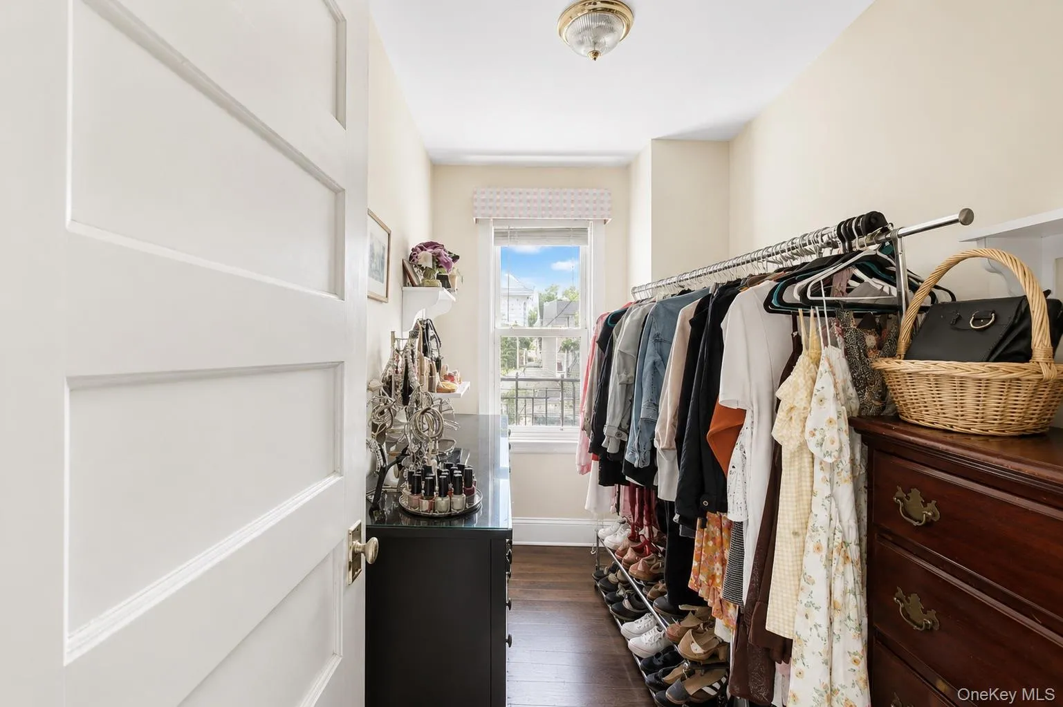 78-51 80th Street, New York, NY, 3 Bedrooms Bedrooms, 7 Rooms Rooms,1 BathroomBathrooms,Residential,For Rent,80th,0,1032842 78-51 80th Street, New York, NY, 3 Bedrooms Bedrooms, 7 Rooms Rooms,1 BathroomBathrooms,Residential,For Rent,80th,0,1032842