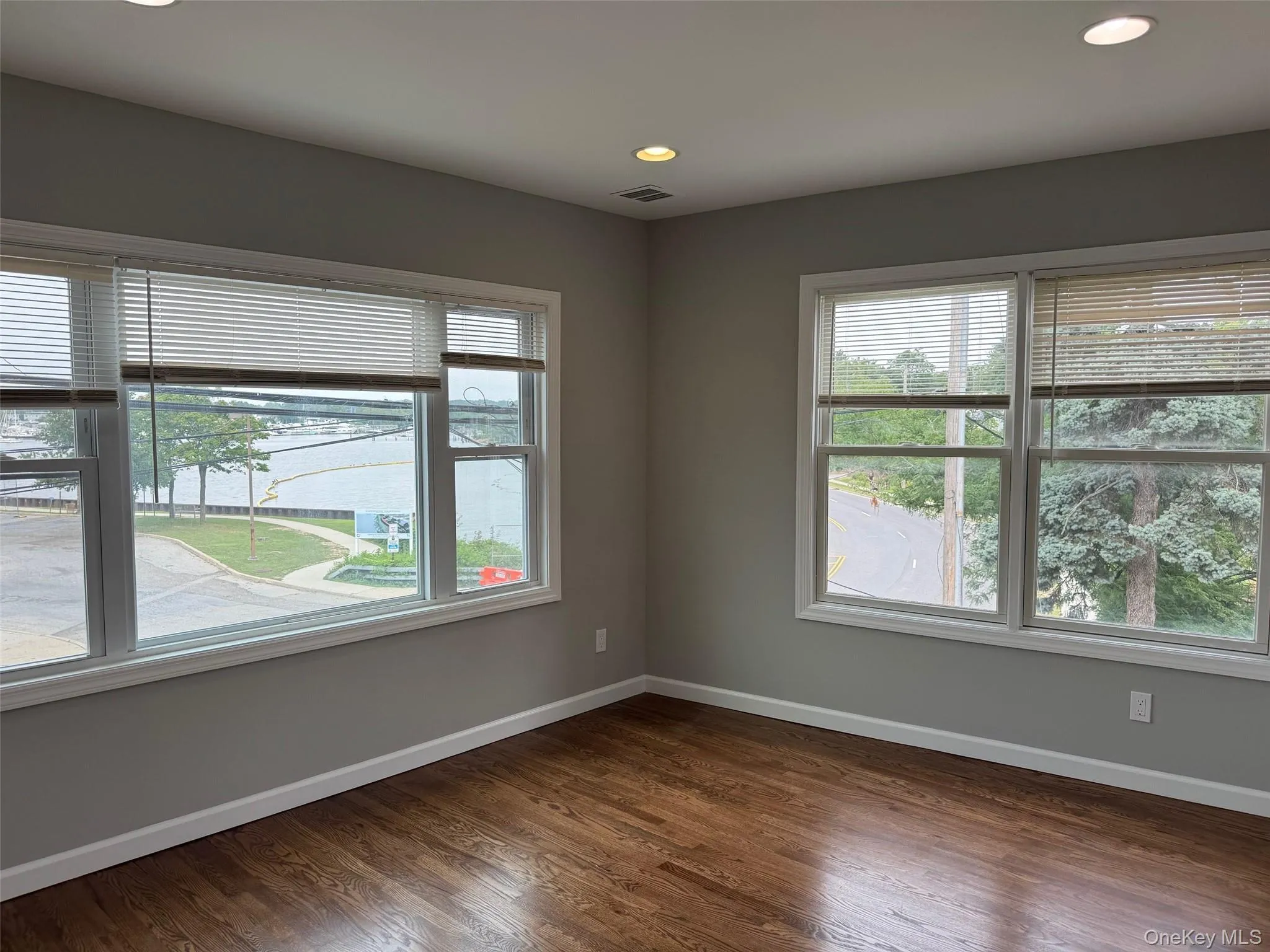 11 Shore Road, North Hempstead, NY, 2 Bedrooms Bedrooms, 4 Rooms Rooms,1 BathroomBathrooms,Residential Lease,For Rent,Shore,0,1032843 11 Shore Road, North Hempstead, NY, 2 Bedrooms Bedrooms, 4 Rooms Rooms,1 BathroomBathrooms,Residential Lease,For Rent,Shore,0,1032843