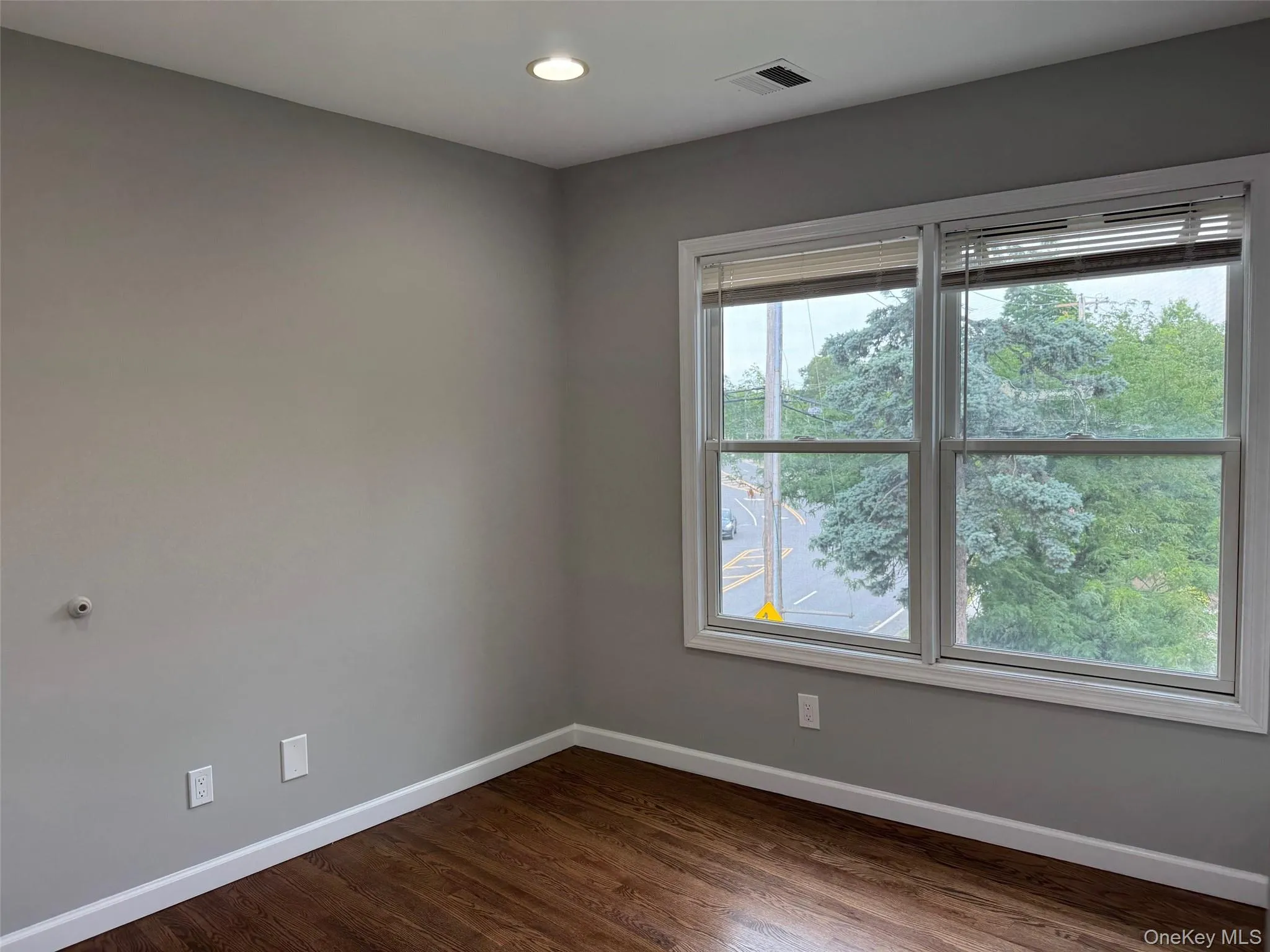 11 Shore Road, North Hempstead, NY, 2 Bedrooms Bedrooms, 4 Rooms Rooms,1 BathroomBathrooms,Residential Lease,For Rent,Shore,0,1032843 11 Shore Road, North Hempstead, NY, 2 Bedrooms Bedrooms, 4 Rooms Rooms,1 BathroomBathrooms,Residential Lease,For Rent,Shore,0,1032843