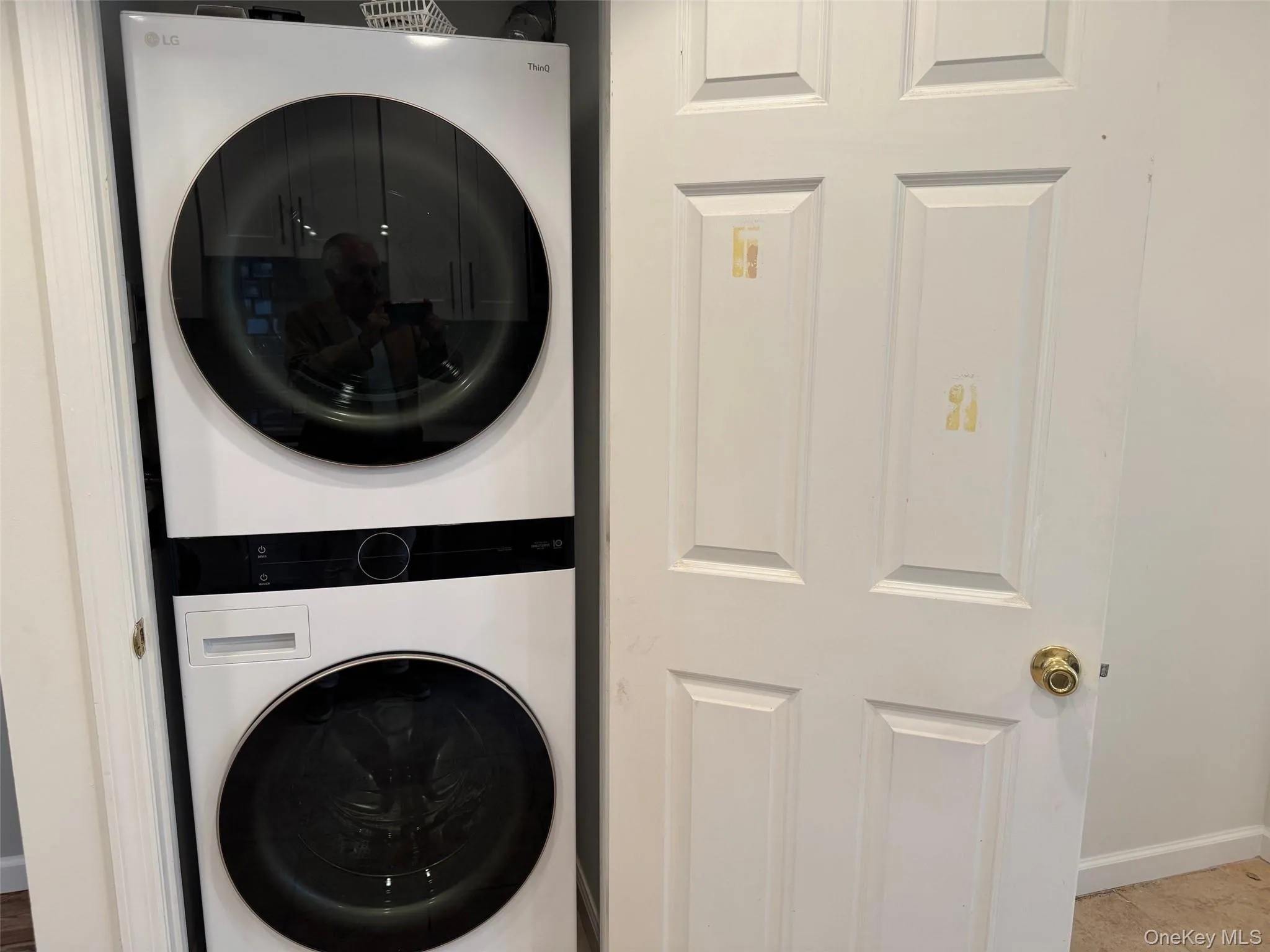 11 Shore Road, North Hempstead, NY, 2 Bedrooms Bedrooms, 4 Rooms Rooms,1 BathroomBathrooms,Residential Lease,For Rent,Shore,0,1032843 11 Shore Road, North Hempstead, NY, 2 Bedrooms Bedrooms, 4 Rooms Rooms,1 BathroomBathrooms,Residential Lease,For Rent,Shore,0,1032843