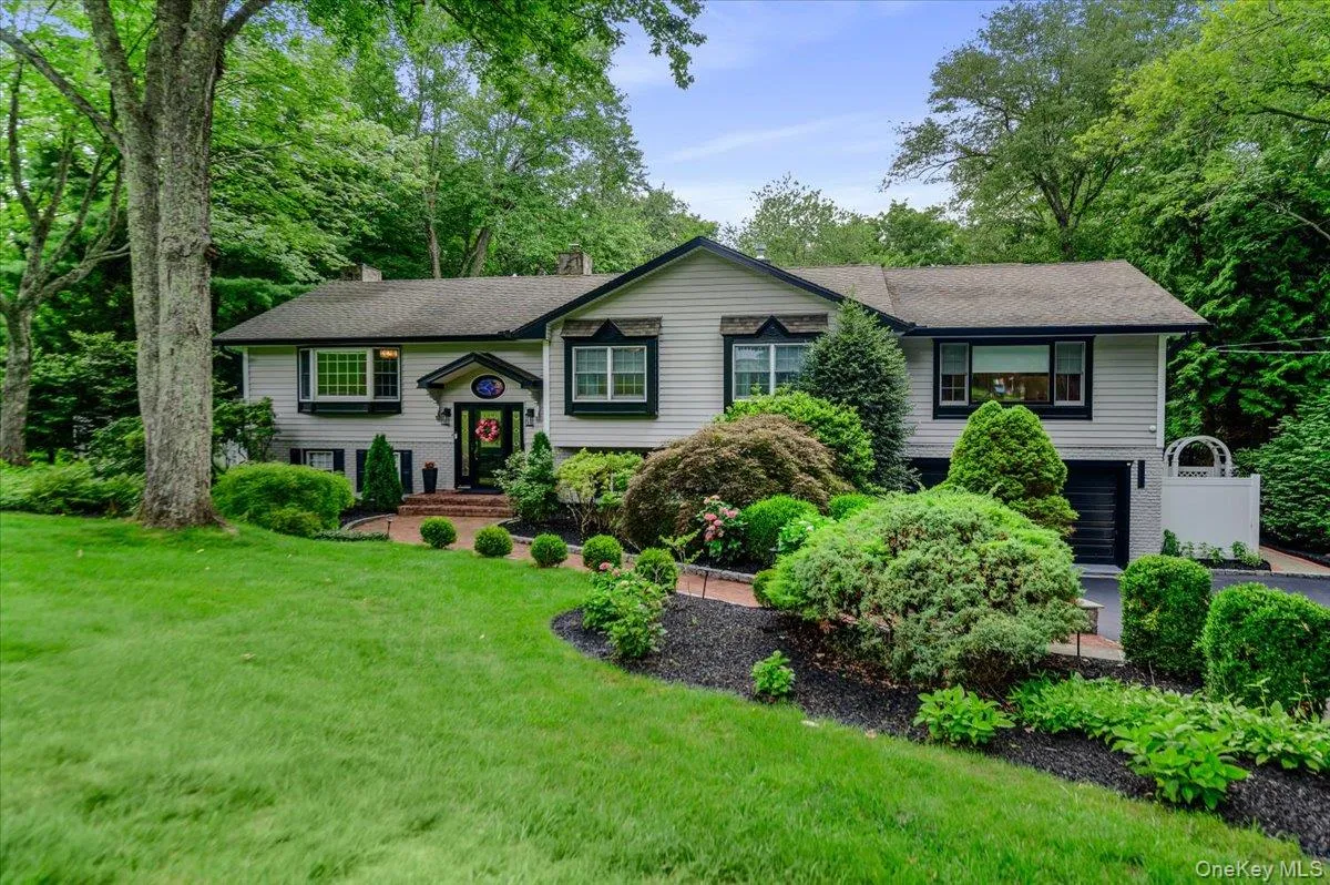 63 Raemont Road, Somers, NY, 4 Bedrooms Bedrooms, 12 Rooms Rooms,3 BathroomsBathrooms,Residential,For Rent,Raemont,0,1032845 63 Raemont Road, Somers, NY, 4 Bedrooms Bedrooms, 12 Rooms Rooms,3 BathroomsBathrooms,Residential,For Rent,Raemont,0,1032845