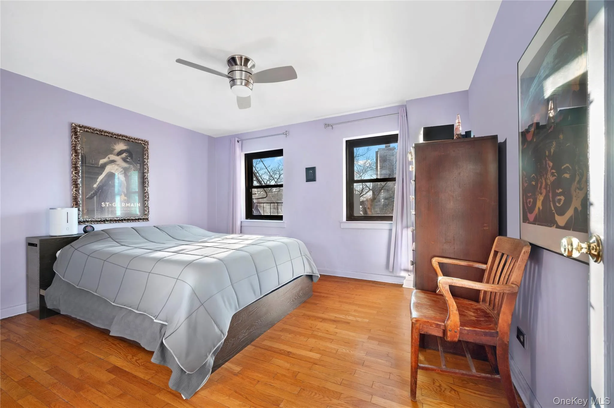 Primary Bedroom ,Sun -Filled & Spacious ! wood-finish flooring . Offers a comfortable retreat and relaxing atmosphere to unwind at the end of a day . Primary Bedroom ,Sun -Filled & Spacious ! wood-finish flooring . Offers a comfortable retreat and relaxing atmosphere to unwind at the end of a day .