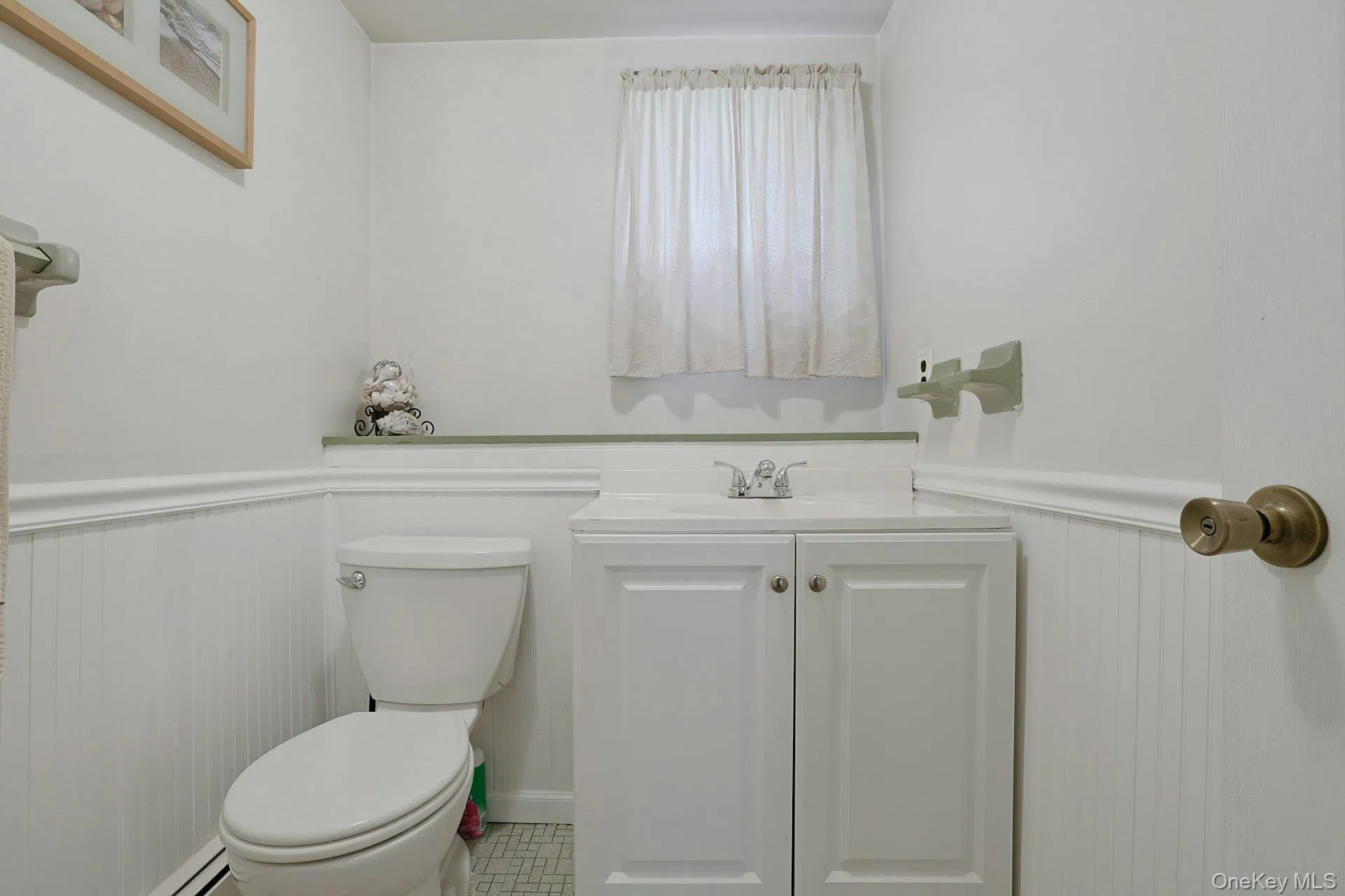 1/2 Bath 1/2 Bath