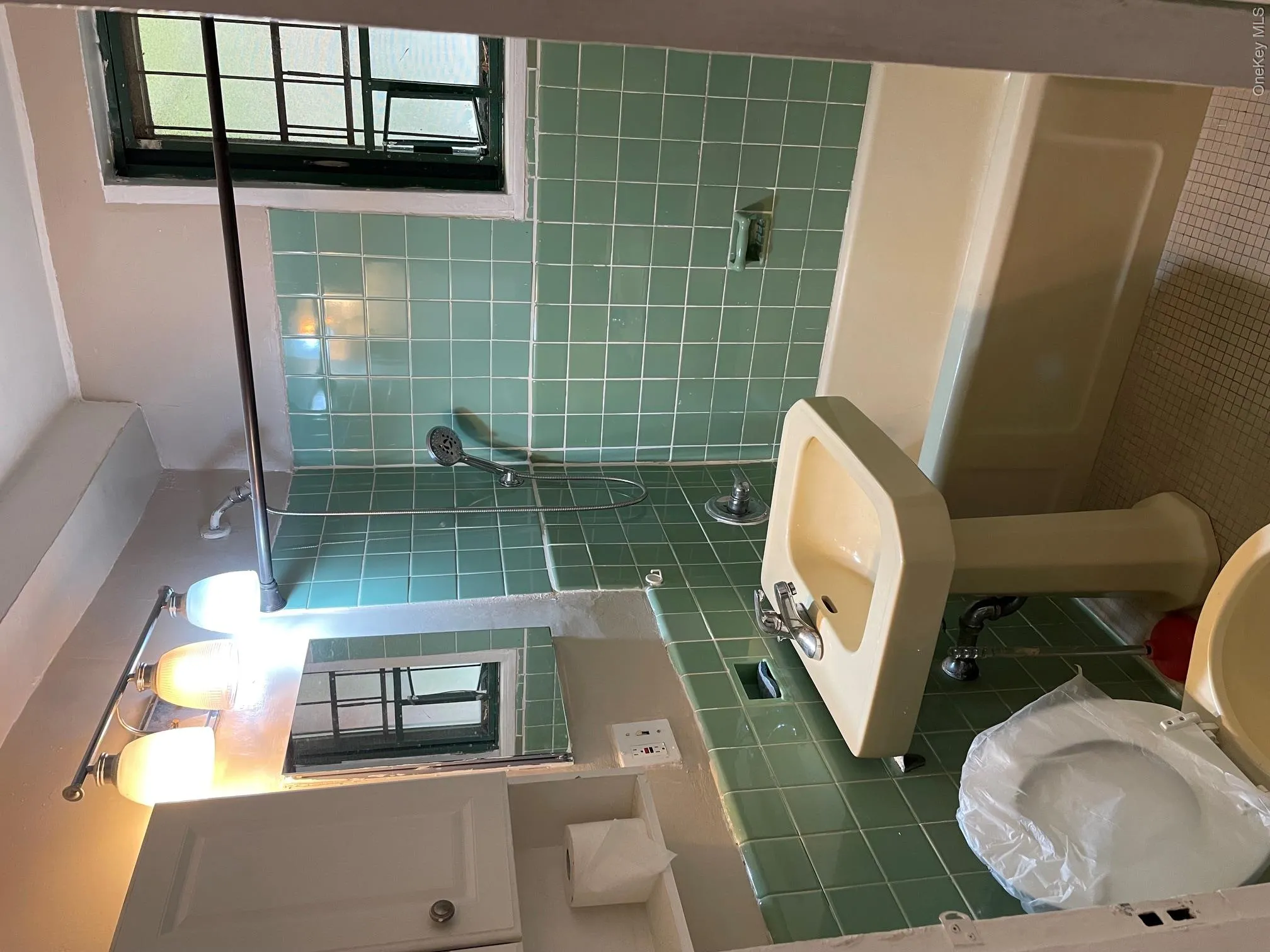 1480 Parkchester Road, New York, NY, 1 Bedroom Bedrooms, 3 Rooms Rooms,1 BathroomBathrooms,Residential Lease,For Rent,Parkchester,0,1032876 1480 Parkchester Road, New York, NY, 1 Bedroom Bedrooms, 3 Rooms Rooms,1 BathroomBathrooms,Residential Lease,For Rent,Parkchester,0,1032876