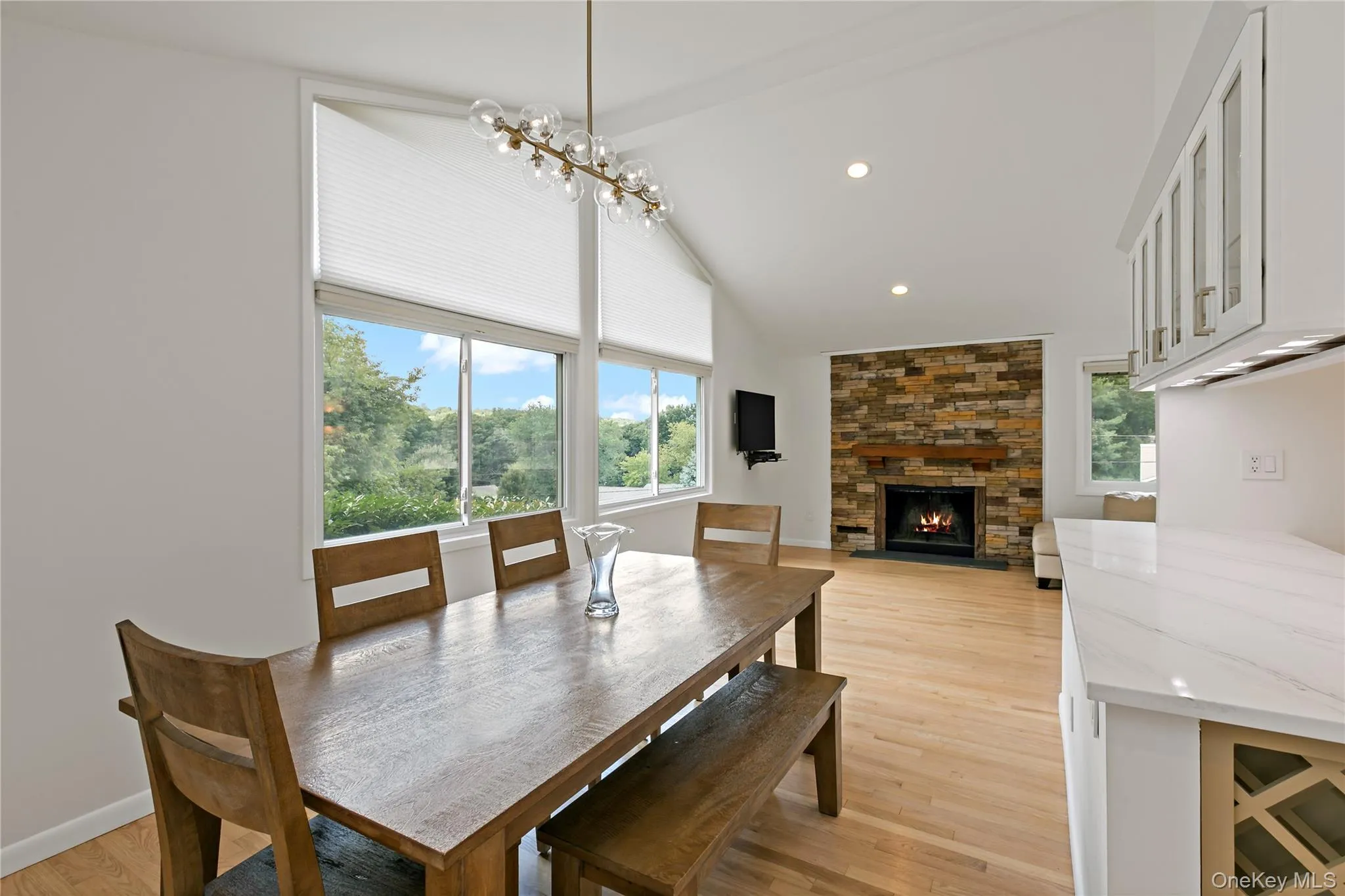 Walls of windows for spectacular natural light. Walls of windows for spectacular natural light.