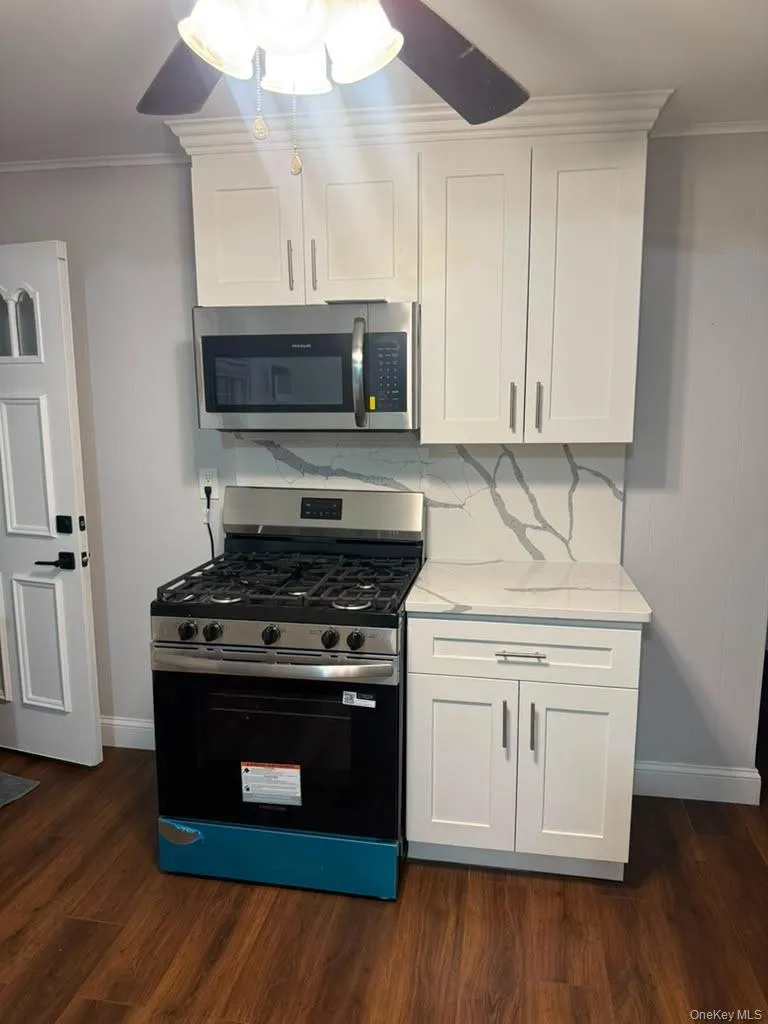 375 3rd Street, Babylon, NY, 2 Bedrooms Bedrooms, 5 Rooms Rooms,1 BathroomBathrooms,Residential Lease,For Rent,3rd,0,1032886 375 3rd Street, Babylon, NY, 2 Bedrooms Bedrooms, 5 Rooms Rooms,1 BathroomBathrooms,Residential Lease,For Rent,3rd,0,1032886