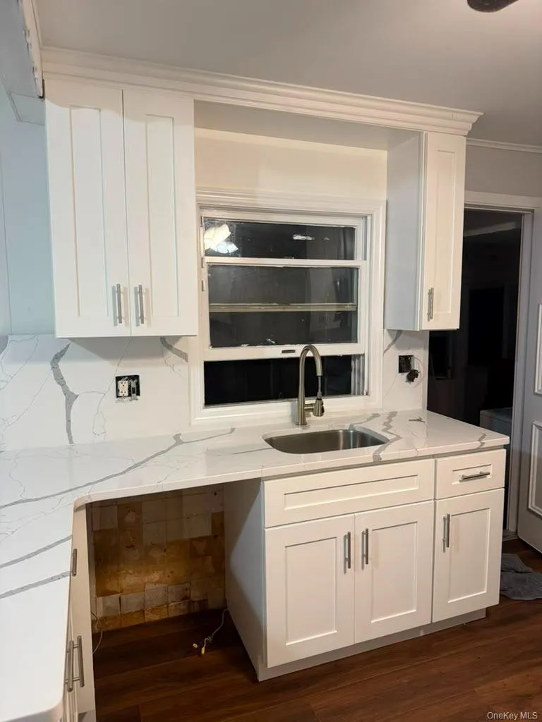 375 3rd Street, Babylon, NY, 2 Bedrooms Bedrooms, 5 Rooms Rooms,1 BathroomBathrooms,Residential Lease,For Rent,3rd,0,1032886 375 3rd Street, Babylon, NY, 2 Bedrooms Bedrooms, 5 Rooms Rooms,1 BathroomBathrooms,Residential Lease,For Rent,3rd,0,1032886