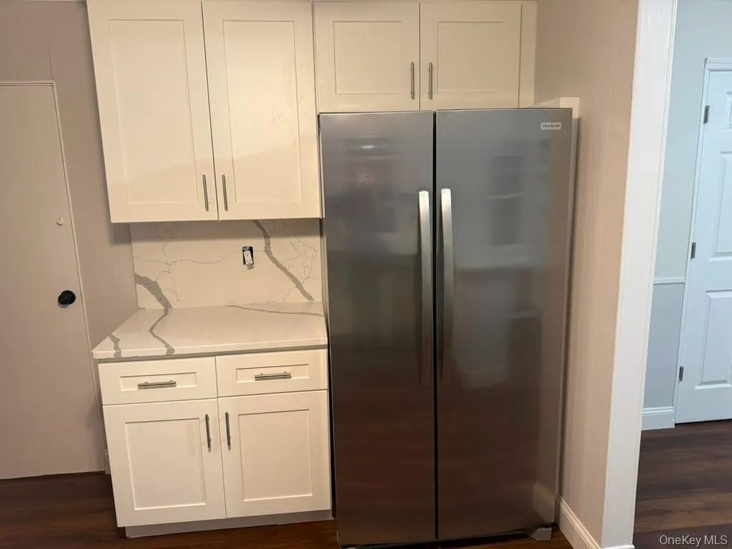 375 3rd Street, Babylon, NY, 2 Bedrooms Bedrooms, 5 Rooms Rooms,1 BathroomBathrooms,Residential Lease,For Rent,3rd,0,1032886 375 3rd Street, Babylon, NY, 2 Bedrooms Bedrooms, 5 Rooms Rooms,1 BathroomBathrooms,Residential Lease,For Rent,3rd,0,1032886