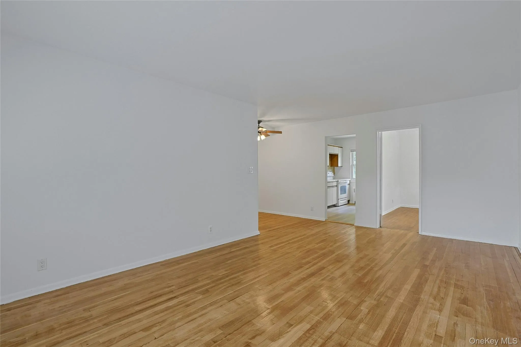 140 Broadway, Greenburgh, NY, 1 Bedroom Bedrooms, 4 Rooms Rooms,1 BathroomBathrooms,Residential,For Rent,Broadway,0,1032887 140 Broadway, Greenburgh, NY, 1 Bedroom Bedrooms, 4 Rooms Rooms,1 BathroomBathrooms,Residential,For Rent,Broadway,0,1032887