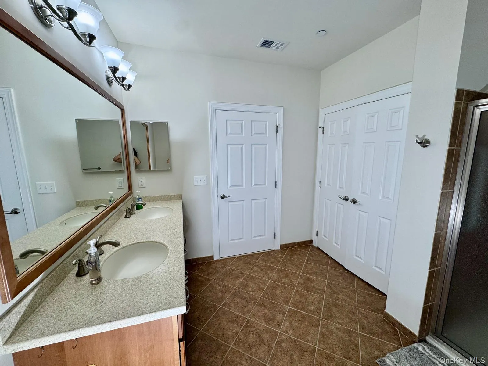 622 Regency Drive, Wappinger, NY, 1 Bedroom Bedrooms, 7 Rooms Rooms,1 BathroomBathrooms,Residential,For Rent,Regency,0,1032907 622 Regency Drive, Wappinger, NY, 1 Bedroom Bedrooms, 7 Rooms Rooms,1 BathroomBathrooms,Residential,For Rent,Regency,0,1032907