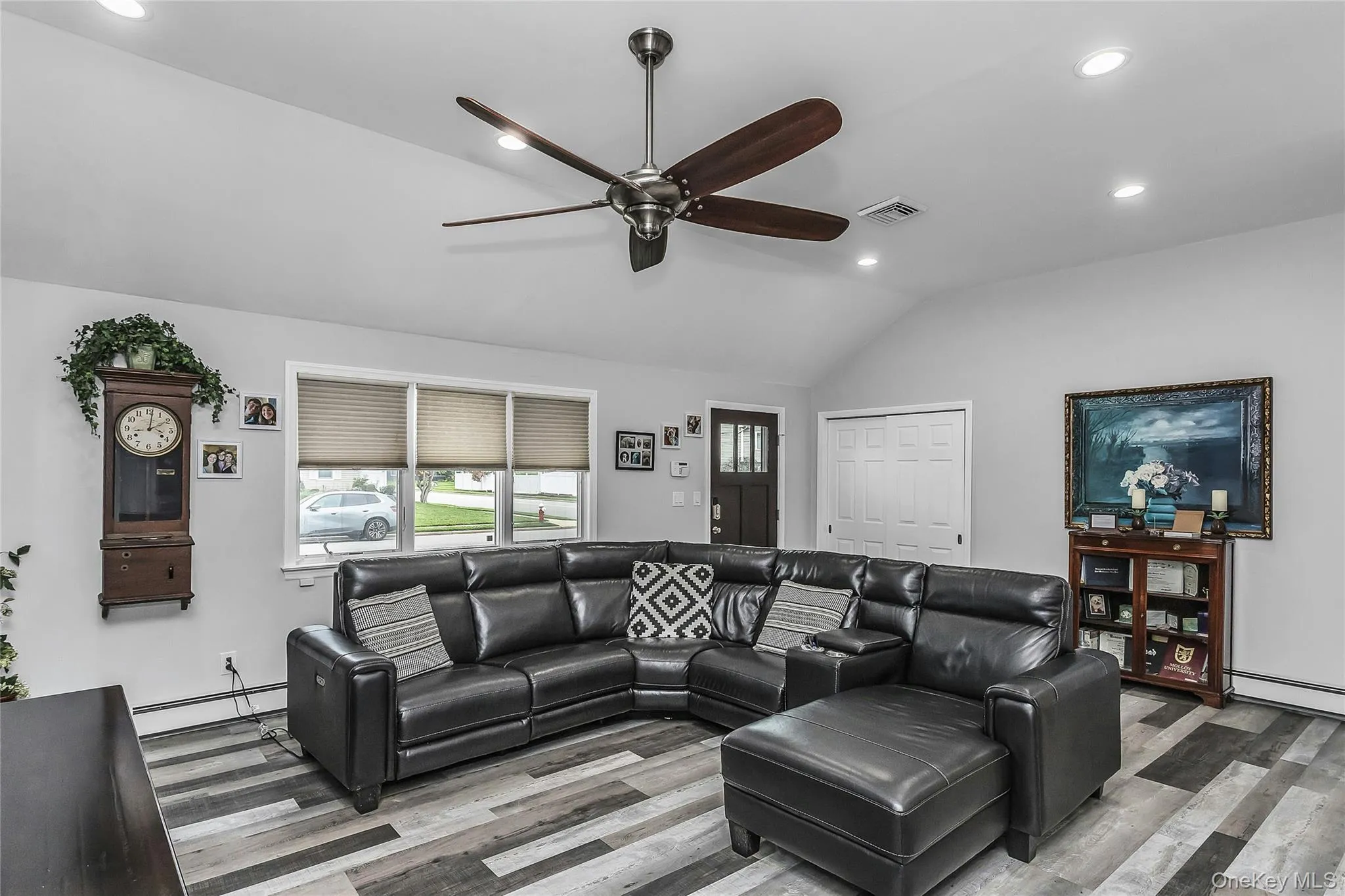 17 Blanche Street, Oyster Bay, NY, 3 Bedrooms Bedrooms, 5 Rooms Rooms,1 BathroomBathrooms,Residential,For Rent,Blanche,0,1032910 17 Blanche Street, Oyster Bay, NY, 3 Bedrooms Bedrooms, 5 Rooms Rooms,1 BathroomBathrooms,Residential,For Rent,Blanche,0,1032910