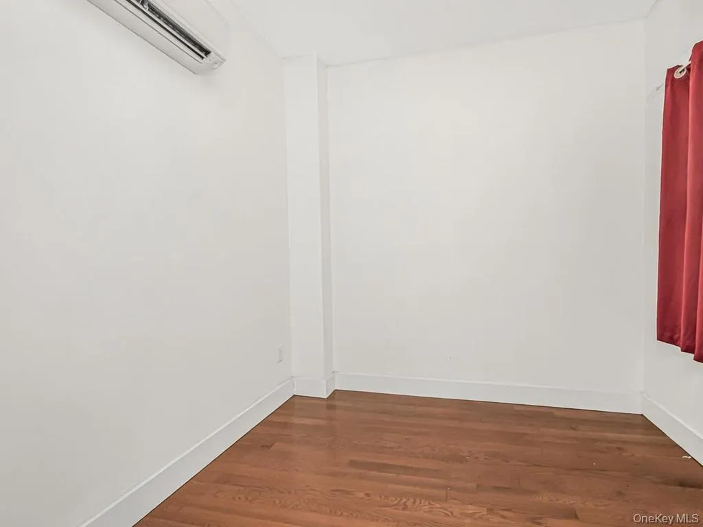 3057 Williamsbridge Road, New York, NY, 3 Bedrooms Bedrooms, 5 Rooms Rooms,2 BathroomsBathrooms,Residential,For Rent,Williamsbridge,0,1032916 3057 Williamsbridge Road, New York, NY, 3 Bedrooms Bedrooms, 5 Rooms Rooms,2 BathroomsBathrooms,Residential,For Rent,Williamsbridge,0,1032916