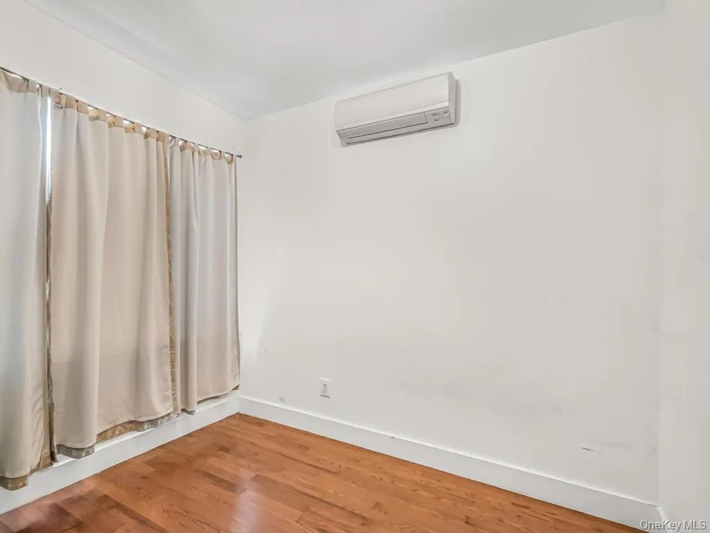3057 Williamsbridge Road, New York, NY, 3 Bedrooms Bedrooms, 5 Rooms Rooms,2 BathroomsBathrooms,Residential,For Rent,Williamsbridge,0,1032916 3057 Williamsbridge Road, New York, NY, 3 Bedrooms Bedrooms, 5 Rooms Rooms,2 BathroomsBathrooms,Residential,For Rent,Williamsbridge,0,1032916