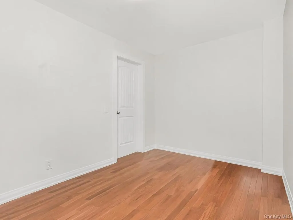 3057 Williamsbridge Road, New York, NY, 3 Bedrooms Bedrooms, 5 Rooms Rooms,2 BathroomsBathrooms,Residential,For Rent,Williamsbridge,0,1032916 3057 Williamsbridge Road, New York, NY, 3 Bedrooms Bedrooms, 5 Rooms Rooms,2 BathroomsBathrooms,Residential,For Rent,Williamsbridge,0,1032916