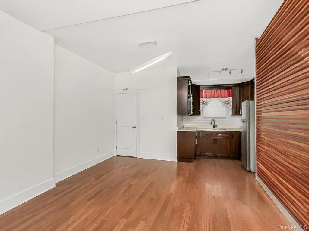 3057 Williamsbridge Road, New York, NY, 3 Bedrooms Bedrooms, 5 Rooms Rooms,2 BathroomsBathrooms,Residential,For Rent,Williamsbridge,0,1032916 3057 Williamsbridge Road, New York, NY, 3 Bedrooms Bedrooms, 5 Rooms Rooms,2 BathroomsBathrooms,Residential,For Rent,Williamsbridge,0,1032916
