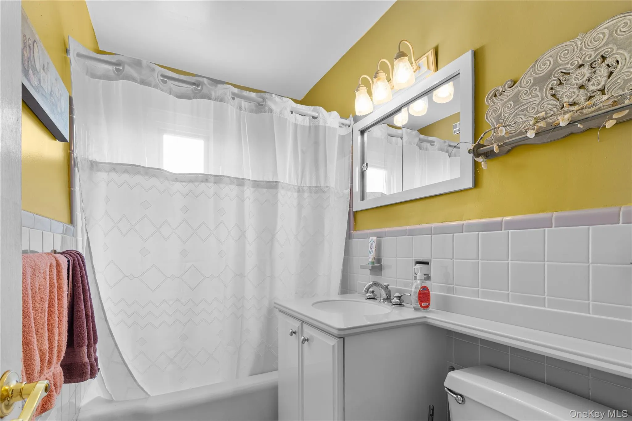 155-32 84th Street, New York, NY, 3 Bedrooms Bedrooms, 6 Rooms Rooms,2 BathroomsBathrooms,Residential,For Rent,84th,0,1032925 155-32 84th Street, New York, NY, 3 Bedrooms Bedrooms, 6 Rooms Rooms,2 BathroomsBathrooms,Residential,For Rent,84th,0,1032925