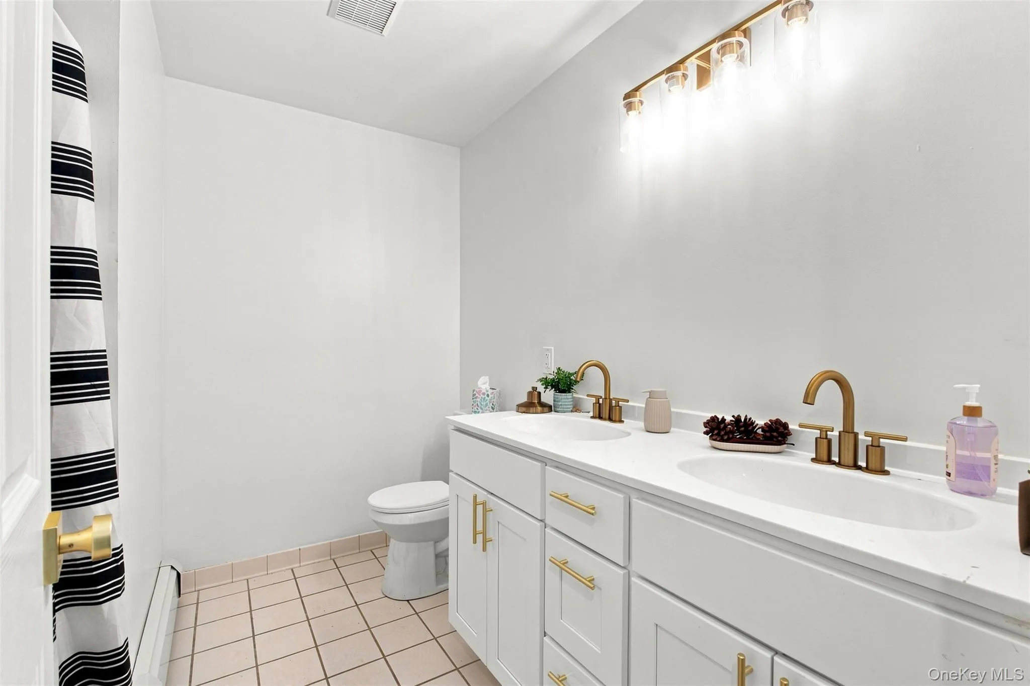 600 Twin Arch Road, New Windsor, NY, 3 Bedrooms Bedrooms, 7 Rooms Rooms,3 BathroomsBathrooms,Residential,For Rent,Twin Arch,0,1032934 600 Twin Arch Road, New Windsor, NY, 3 Bedrooms Bedrooms, 7 Rooms Rooms,3 BathroomsBathrooms,Residential,For Rent,Twin Arch,0,1032934