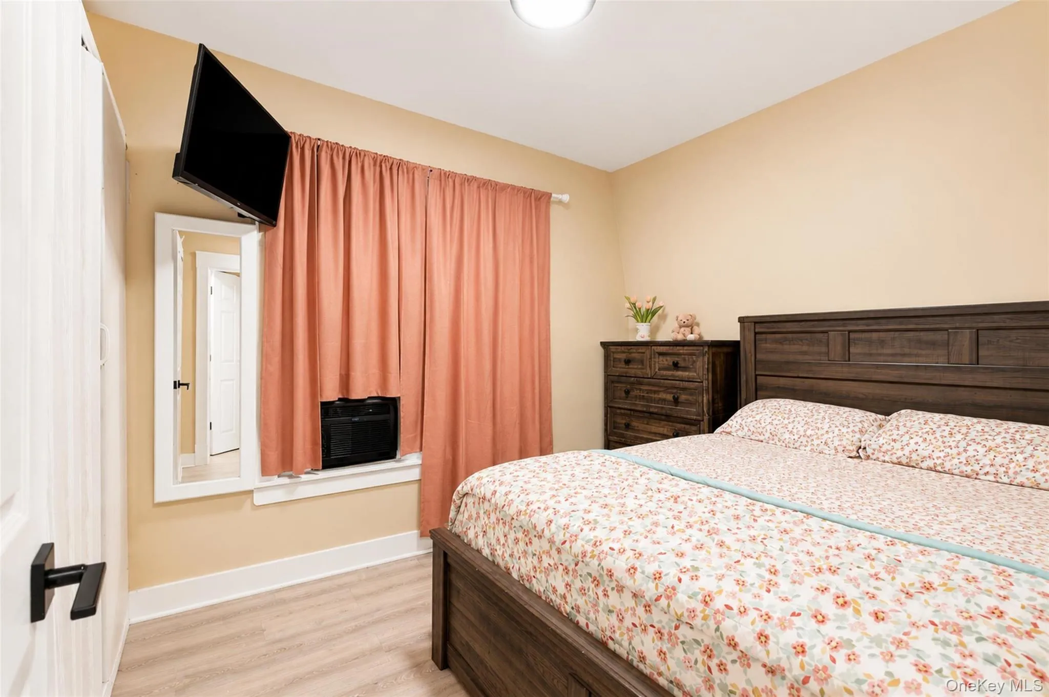 21 Shuit Place, Woodbury, NY, 3 Bedrooms Bedrooms, 6 Rooms Rooms,1 BathroomBathrooms,Residential,For Rent,Shuit,0,1032942 21 Shuit Place, Woodbury, NY, 3 Bedrooms Bedrooms, 6 Rooms Rooms,1 BathroomBathrooms,Residential,For Rent,Shuit,0,1032942