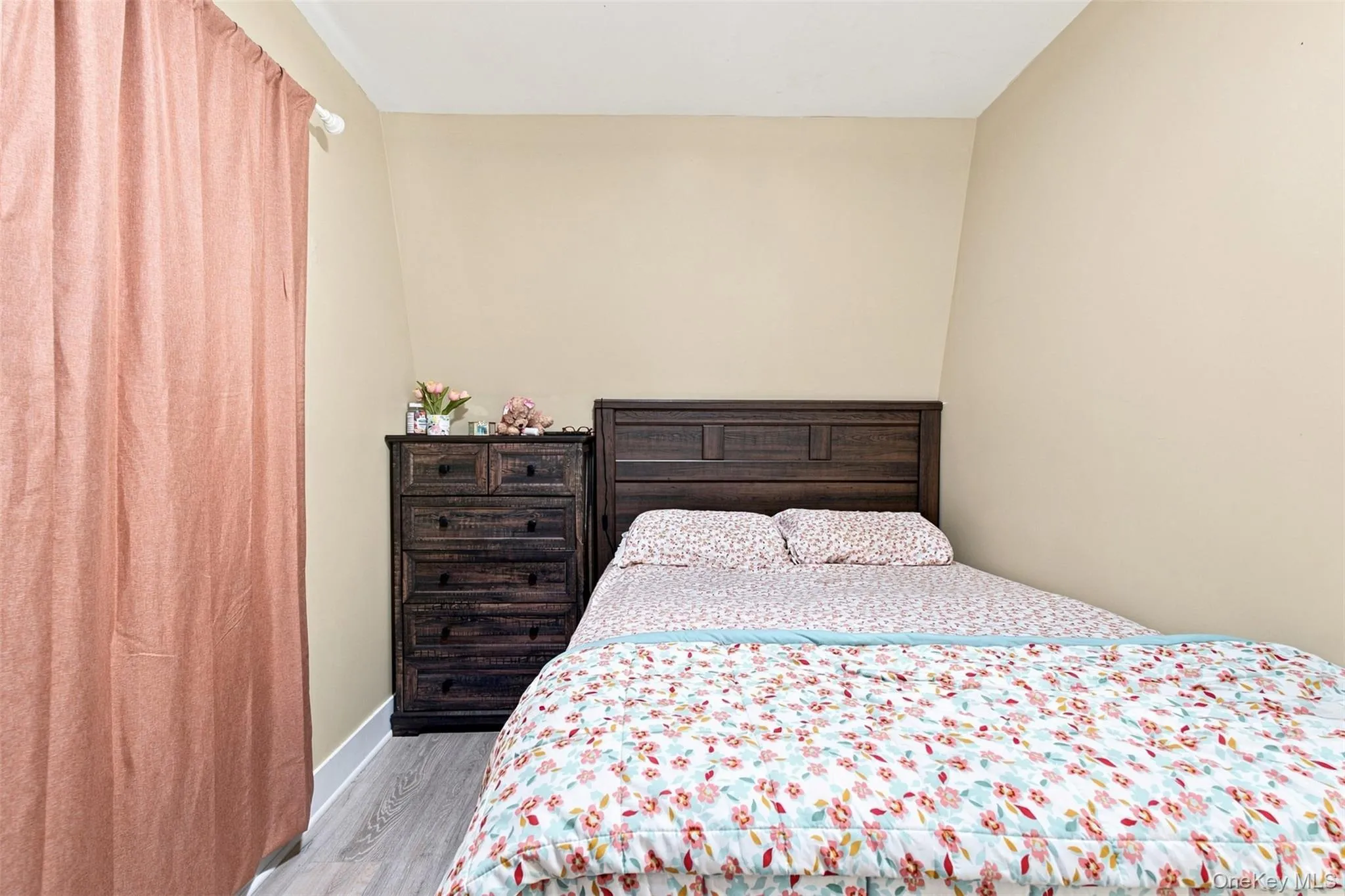 21 Shuit Place, Woodbury, NY, 3 Bedrooms Bedrooms, 6 Rooms Rooms,1 BathroomBathrooms,Residential,For Rent,Shuit,0,1032942 21 Shuit Place, Woodbury, NY, 3 Bedrooms Bedrooms, 6 Rooms Rooms,1 BathroomBathrooms,Residential,For Rent,Shuit,0,1032942