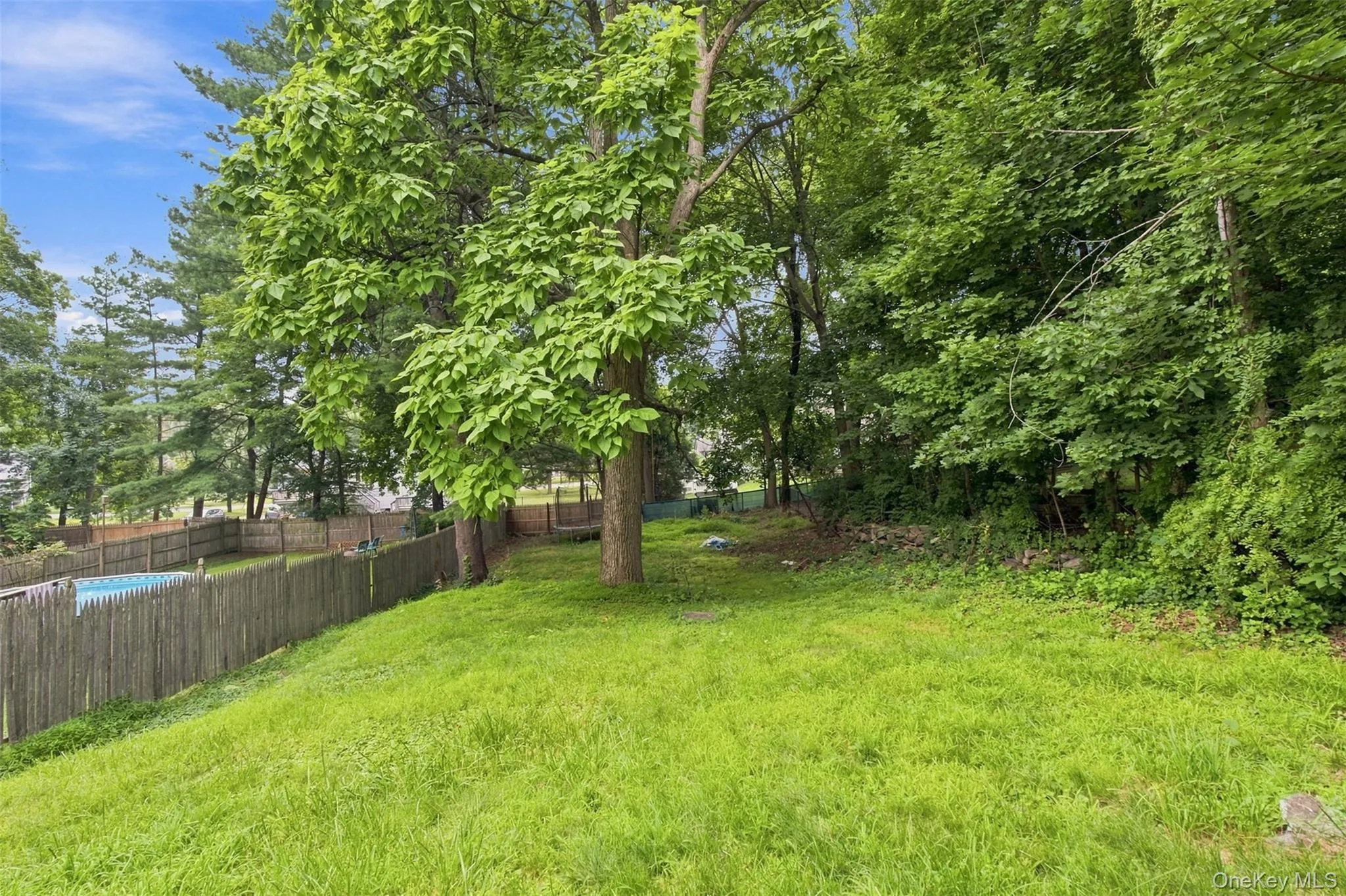 21 Shuit Place, Woodbury, NY, 3 Bedrooms Bedrooms, 6 Rooms Rooms,1 BathroomBathrooms,Residential,For Rent,Shuit,0,1032942 21 Shuit Place, Woodbury, NY, 3 Bedrooms Bedrooms, 6 Rooms Rooms,1 BathroomBathrooms,Residential,For Rent,Shuit,0,1032942