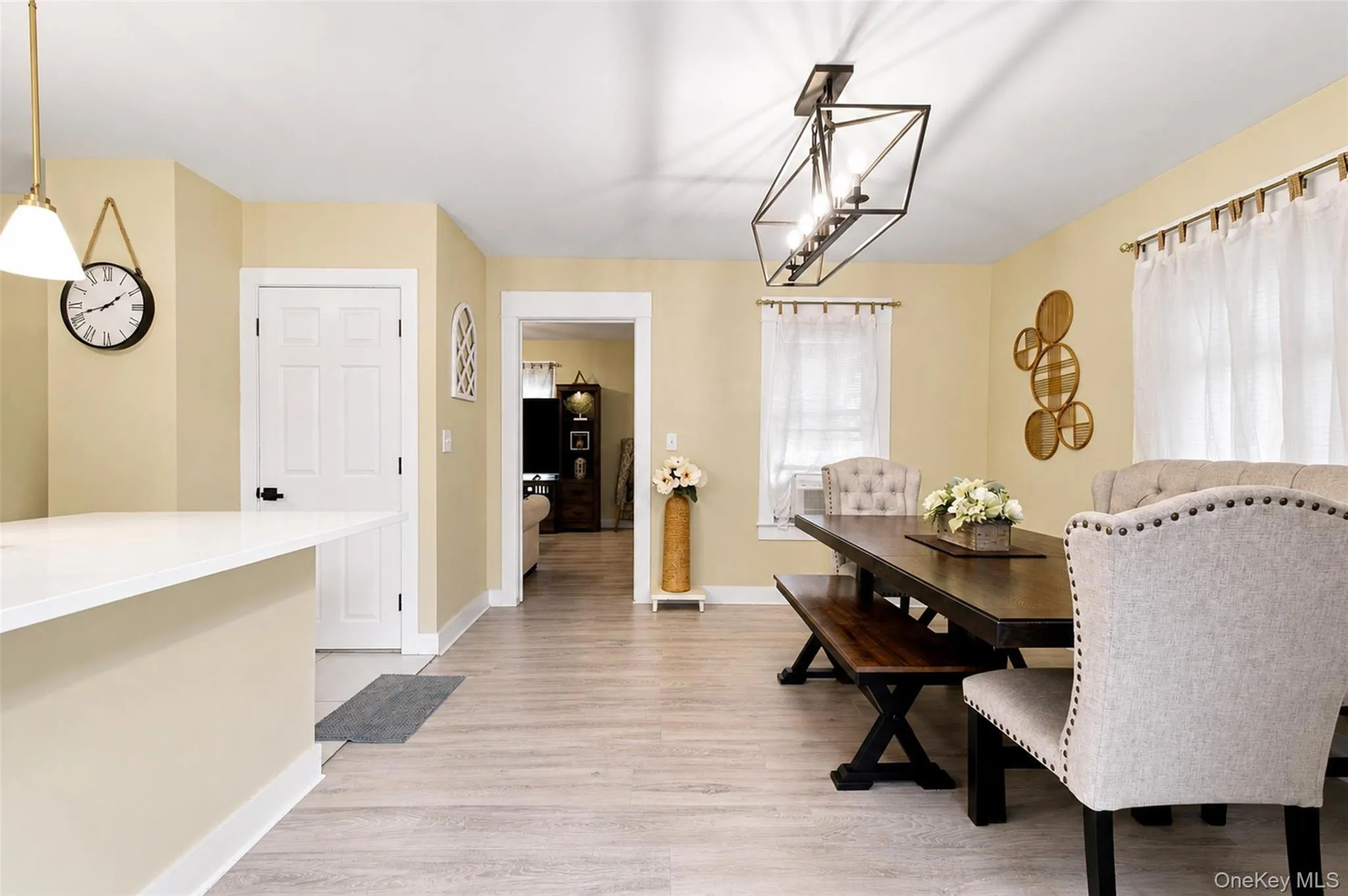 21 Shuit Place, Woodbury, NY, 3 Bedrooms Bedrooms, 6 Rooms Rooms,1 BathroomBathrooms,Residential,For Rent,Shuit,0,1032942 21 Shuit Place, Woodbury, NY, 3 Bedrooms Bedrooms, 6 Rooms Rooms,1 BathroomBathrooms,Residential,For Rent,Shuit,0,1032942
