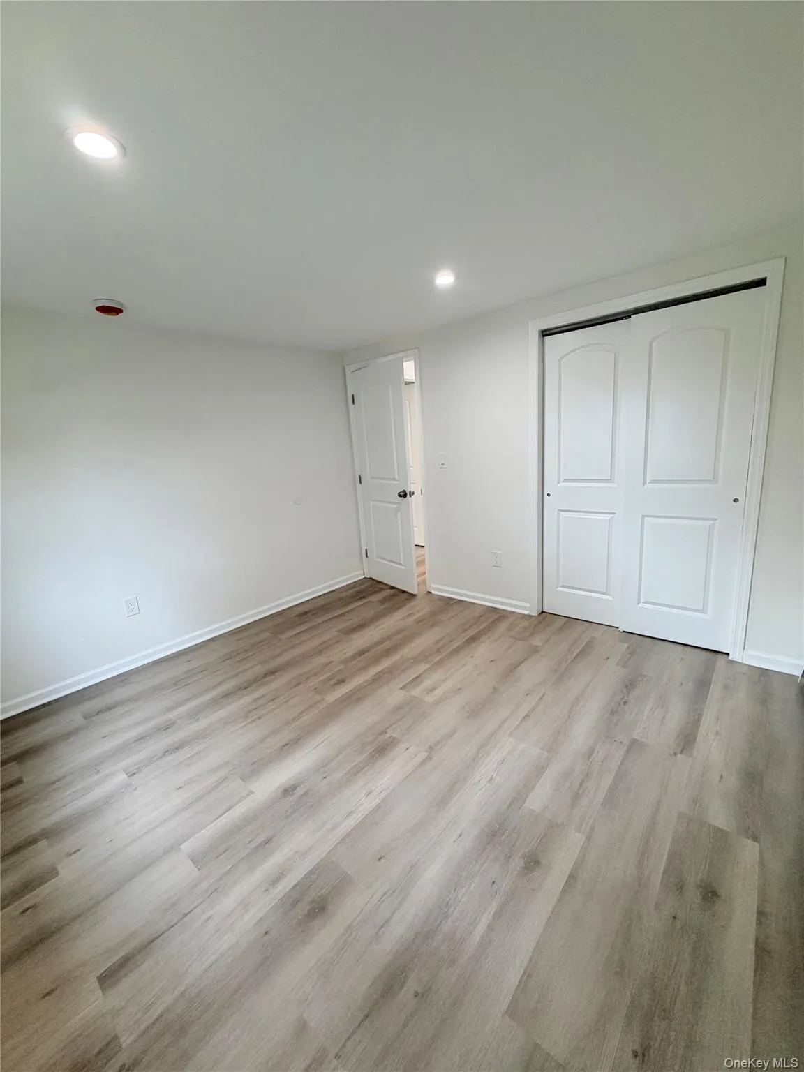 Spacious 2nd bedroom with closet space. Spacious 2nd bedroom with closet space.