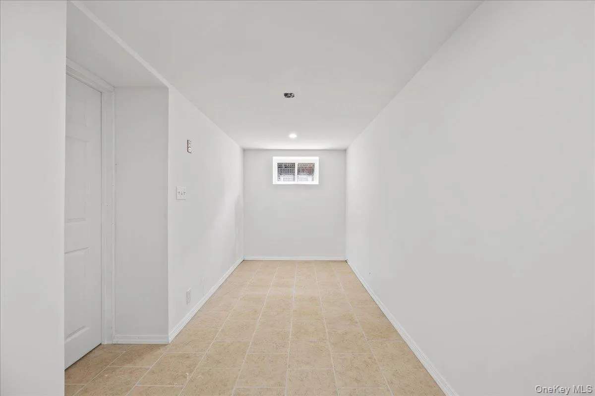 4084 Seton Avenue, New York, NY, 3 Bedrooms Bedrooms, 8 Rooms Rooms,3 BathroomsBathrooms,Residential,For Rent,Seton,0,1032952 4084 Seton Avenue, New York, NY, 3 Bedrooms Bedrooms, 8 Rooms Rooms,3 BathroomsBathrooms,Residential,For Rent,Seton,0,1032952