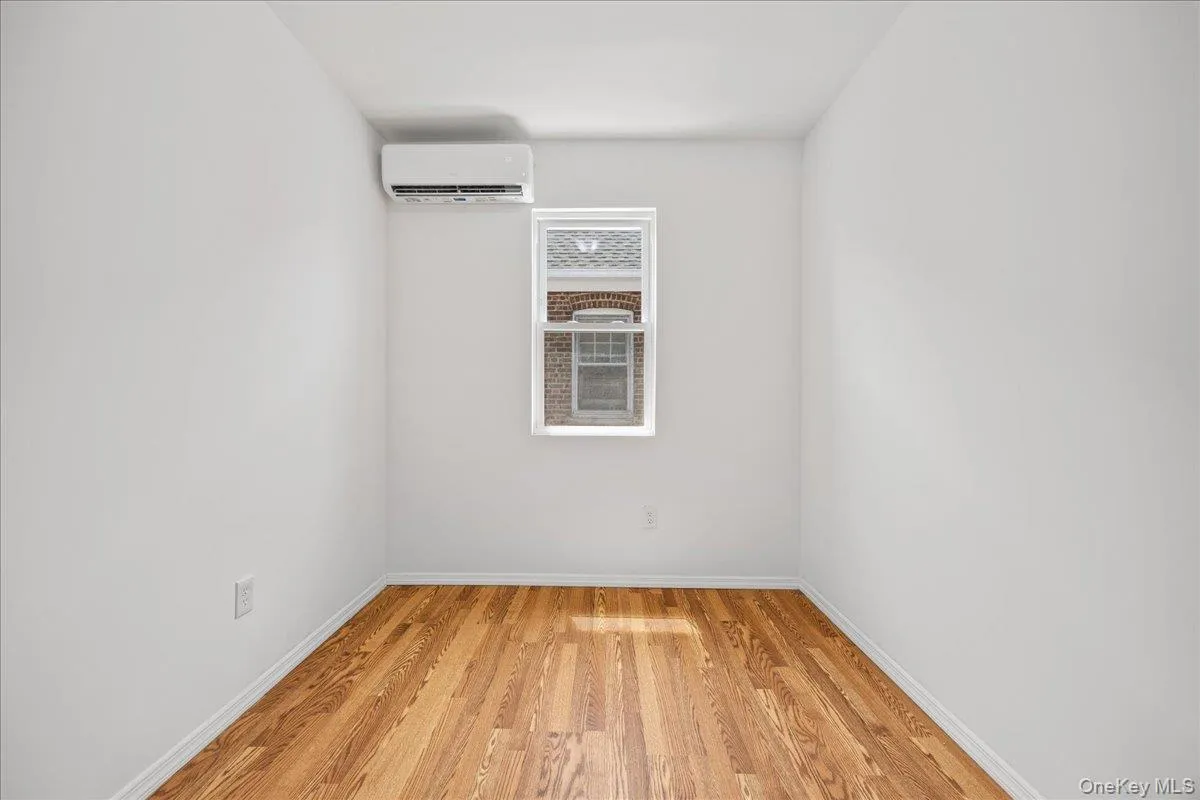 4084 Seton Avenue, New York, NY, 3 Bedrooms Bedrooms, 8 Rooms Rooms,3 BathroomsBathrooms,Residential,For Rent,Seton,0,1032952 4084 Seton Avenue, New York, NY, 3 Bedrooms Bedrooms, 8 Rooms Rooms,3 BathroomsBathrooms,Residential,For Rent,Seton,0,1032952