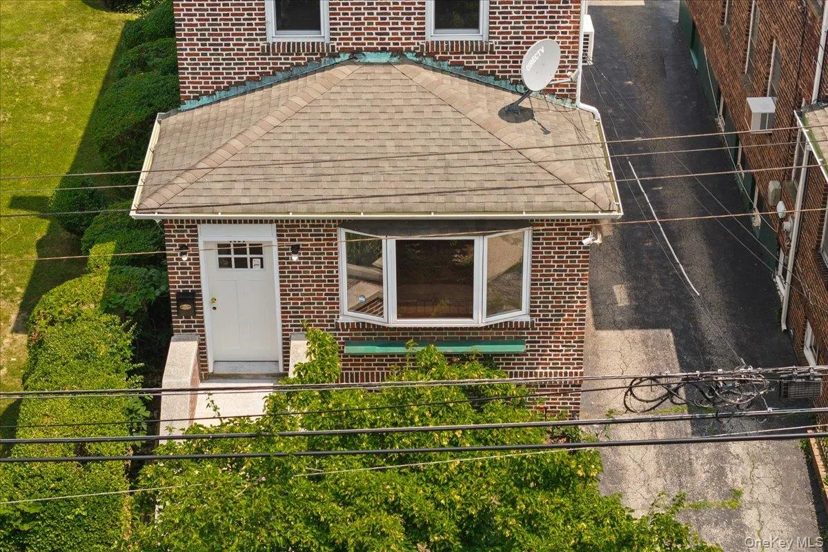 4084 Seton Avenue, New York, NY, 3 Bedrooms Bedrooms, 8 Rooms Rooms,3 BathroomsBathrooms,Residential,For Rent,Seton,0,1032952 4084 Seton Avenue, New York, NY, 3 Bedrooms Bedrooms, 8 Rooms Rooms,3 BathroomsBathrooms,Residential,For Rent,Seton,0,1032952