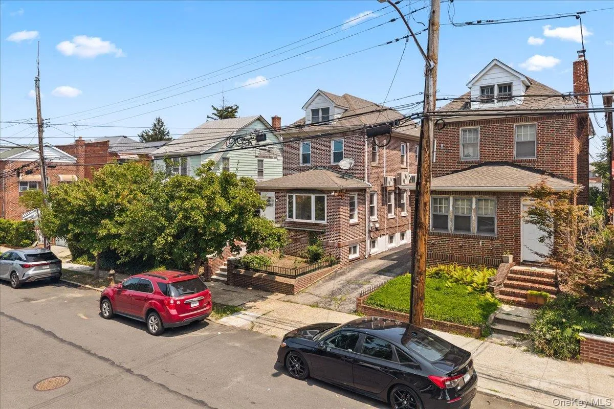 4084 Seton Avenue, New York, NY, 3 Bedrooms Bedrooms, 8 Rooms Rooms,3 BathroomsBathrooms,Residential,For Rent,Seton,0,1032952 4084 Seton Avenue, New York, NY, 3 Bedrooms Bedrooms, 8 Rooms Rooms,3 BathroomsBathrooms,Residential,For Rent,Seton,0,1032952