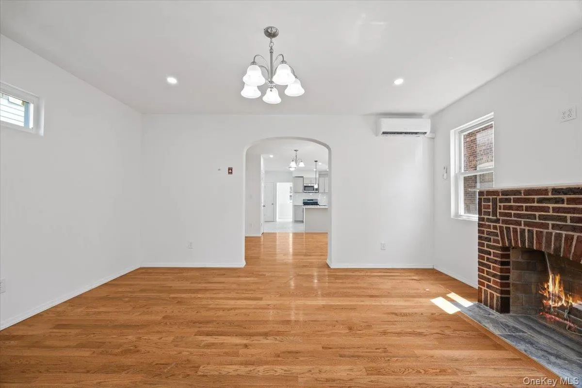 4084 Seton Avenue, New York, NY, 3 Bedrooms Bedrooms, 8 Rooms Rooms,3 BathroomsBathrooms,Residential,For Rent,Seton,0,1032952 4084 Seton Avenue, New York, NY, 3 Bedrooms Bedrooms, 8 Rooms Rooms,3 BathroomsBathrooms,Residential,For Rent,Seton,0,1032952