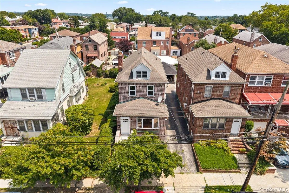 4084 Seton Avenue, New York, NY, 3 Bedrooms Bedrooms, 8 Rooms Rooms,3 BathroomsBathrooms,Residential,For Rent,Seton,0,1032952 4084 Seton Avenue, New York, NY, 3 Bedrooms Bedrooms, 8 Rooms Rooms,3 BathroomsBathrooms,Residential,For Rent,Seton,0,1032952