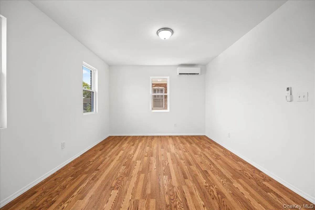 4084 Seton Avenue, New York, NY, 3 Bedrooms Bedrooms, 8 Rooms Rooms,3 BathroomsBathrooms,Residential,For Rent,Seton,0,1032952 4084 Seton Avenue, New York, NY, 3 Bedrooms Bedrooms, 8 Rooms Rooms,3 BathroomsBathrooms,Residential,For Rent,Seton,0,1032952