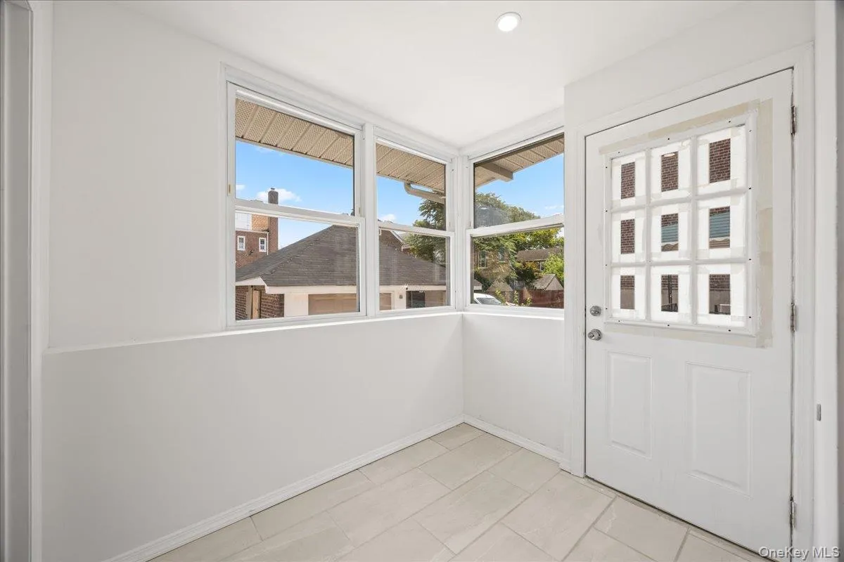 4084 Seton Avenue, New York, NY, 3 Bedrooms Bedrooms, 8 Rooms Rooms,3 BathroomsBathrooms,Residential,For Rent,Seton,0,1032952 4084 Seton Avenue, New York, NY, 3 Bedrooms Bedrooms, 8 Rooms Rooms,3 BathroomsBathrooms,Residential,For Rent,Seton,0,1032952