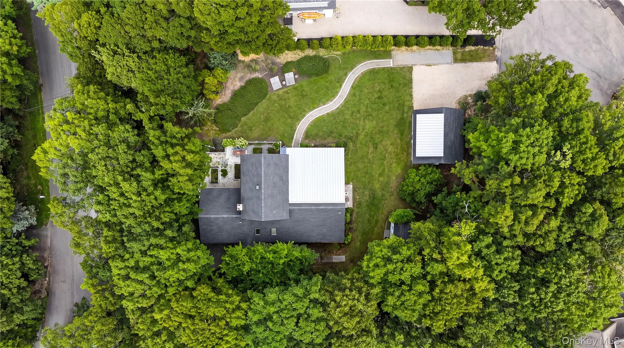 36 Breezy Drive, Southampton, NY, 4 Bedrooms Bedrooms, 11 Rooms Rooms,3 BathroomsBathrooms,Residential,For Rent,Breezy,0,1032956 36 Breezy Drive, Southampton, NY, 4 Bedrooms Bedrooms, 11 Rooms Rooms,3 BathroomsBathrooms,Residential,For Rent,Breezy,0,1032956