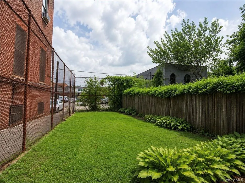 123 Milford Street, New York, NY, 3 Bedrooms Bedrooms, 6 Rooms Rooms,1 BathroomBathrooms,Residential,For Rent,Milford,0,1032959 123 Milford Street, New York, NY, 3 Bedrooms Bedrooms, 6 Rooms Rooms,1 BathroomBathrooms,Residential,For Rent,Milford,0,1032959