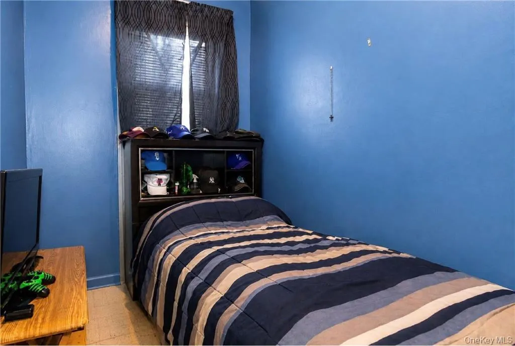 123 Milford Street, New York, NY, 3 Bedrooms Bedrooms, 6 Rooms Rooms,1 BathroomBathrooms,Residential,For Rent,Milford,0,1032959 123 Milford Street, New York, NY, 3 Bedrooms Bedrooms, 6 Rooms Rooms,1 BathroomBathrooms,Residential,For Rent,Milford,0,1032959