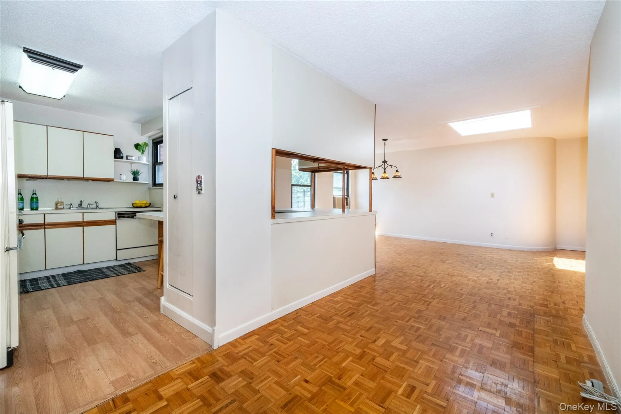 171 Pearsall Drive, Mount Vernon, NY, 2 Bedrooms Bedrooms, 5 Rooms Rooms,2 BathroomsBathrooms,Residential,For Rent,Pearsall,0,1032961 171 Pearsall Drive, Mount Vernon, NY, 2 Bedrooms Bedrooms, 5 Rooms Rooms,2 BathroomsBathrooms,Residential,For Rent,Pearsall,0,1032961