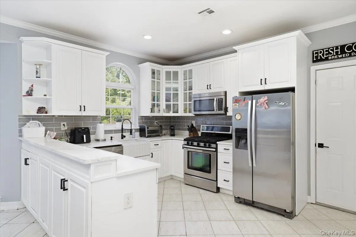 48 Province Drive, Brookhaven, NY, 5 Bedrooms Bedrooms, 15 Rooms Rooms,3 BathroomsBathrooms,Residential,For Rent,Province,0,1032962 48 Province Drive, Brookhaven, NY, 5 Bedrooms Bedrooms, 15 Rooms Rooms,3 BathroomsBathrooms,Residential,For Rent,Province,0,1032962