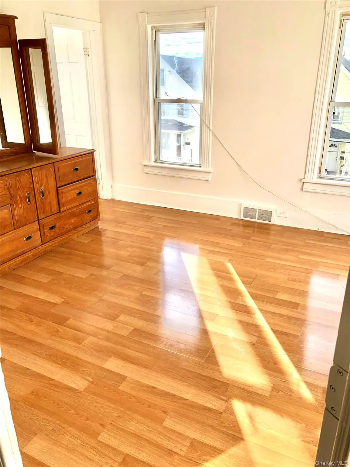 43 Broad Street, Middletown, NY, 2 Bedrooms Bedrooms, 5 Rooms Rooms,1 BathroomBathrooms,Residential Lease,For Rent,Broad,0,1032963 43 Broad Street, Middletown, NY, 2 Bedrooms Bedrooms, 5 Rooms Rooms,1 BathroomBathrooms,Residential Lease,For Rent,Broad,0,1032963